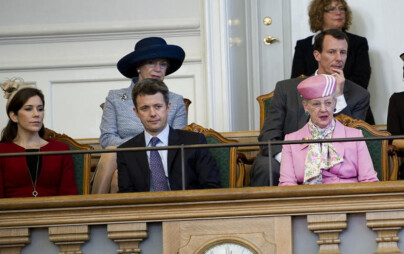 Danskene mener kronprins Frederik bør overta